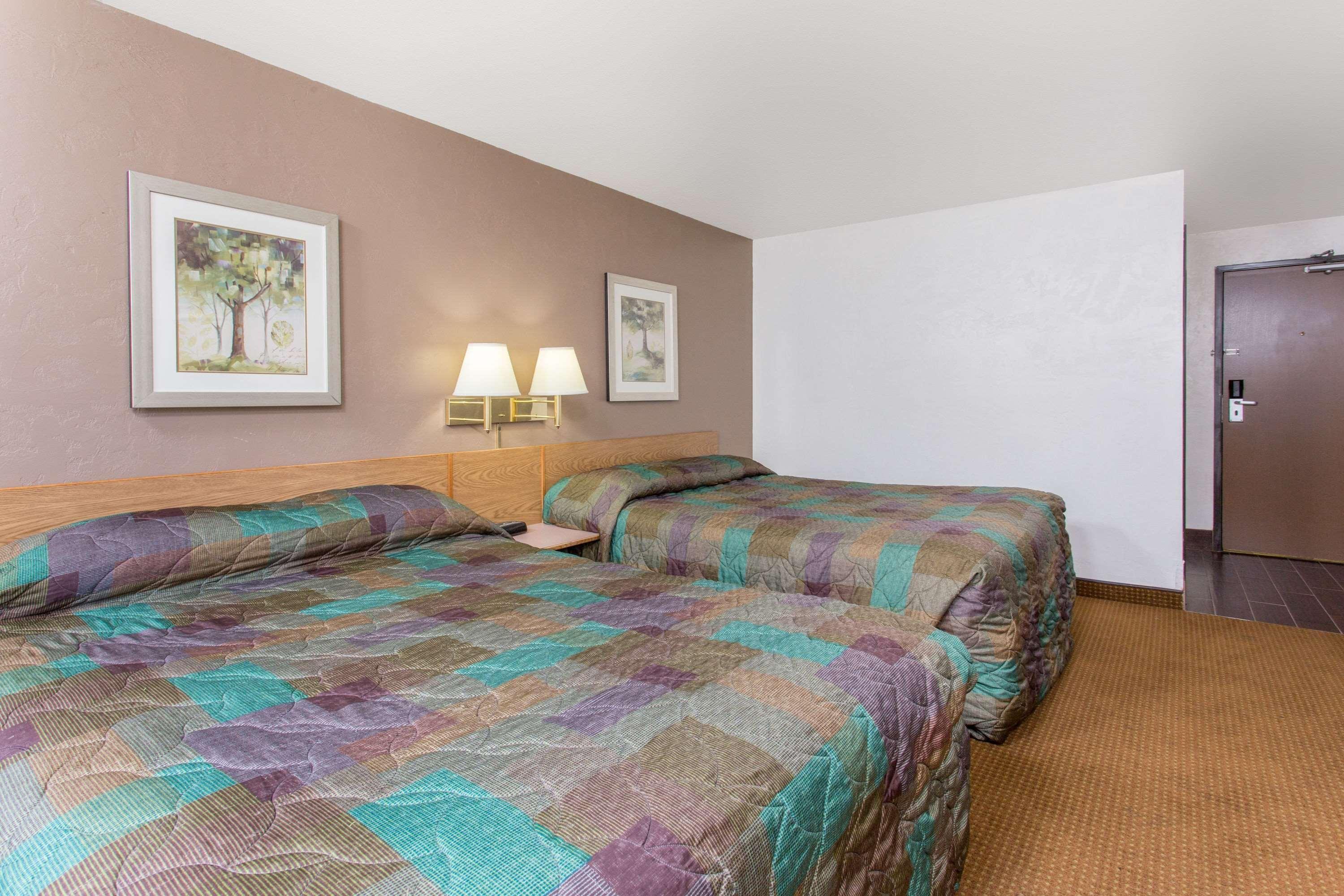 Super 8 By Wyndham Lacey Olympia Area Exterior foto