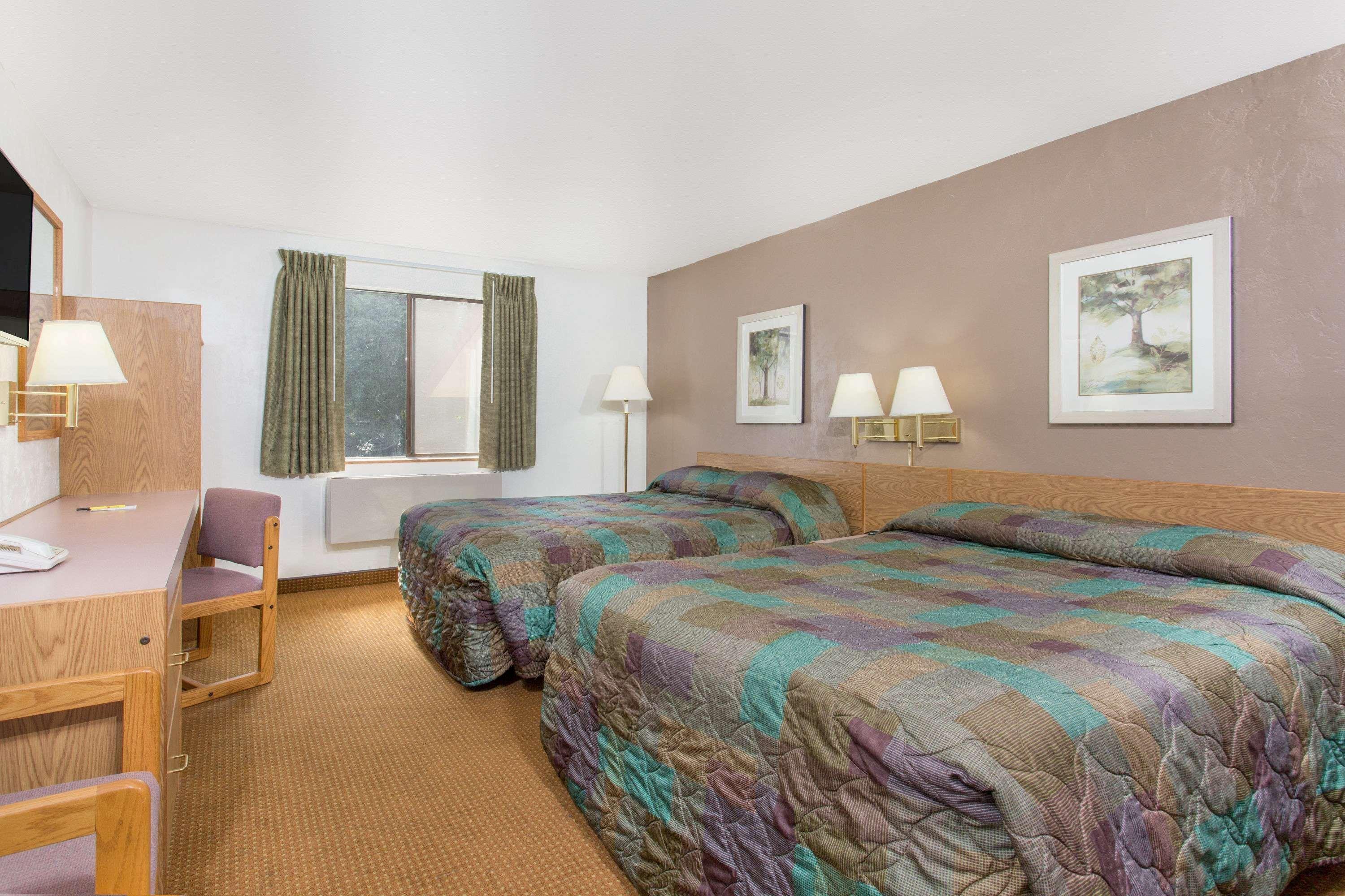 Super 8 By Wyndham Lacey Olympia Area Exterior foto
